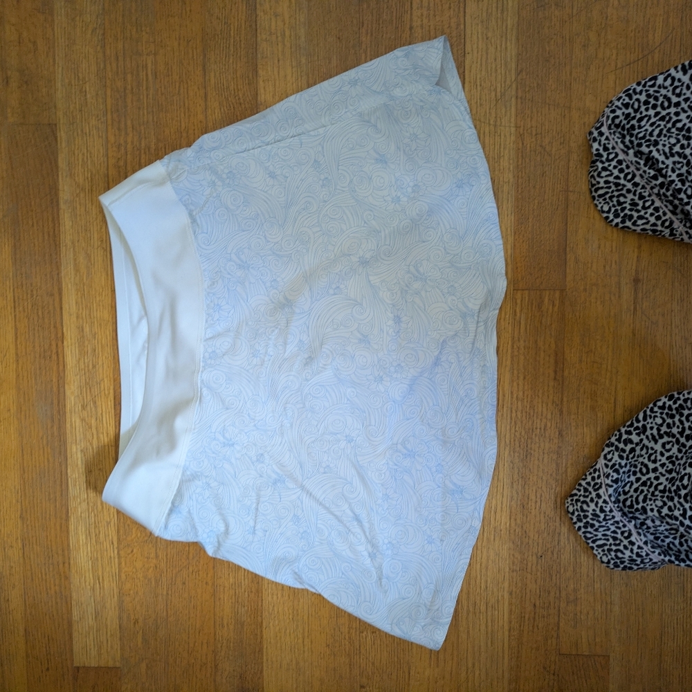 Elegant White Patterned Skort - image 2